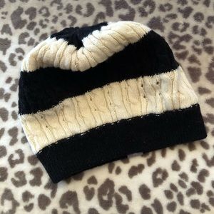 American Eagle Black Cream Cable Knit Lightweight Beanie Hat Beret One Size